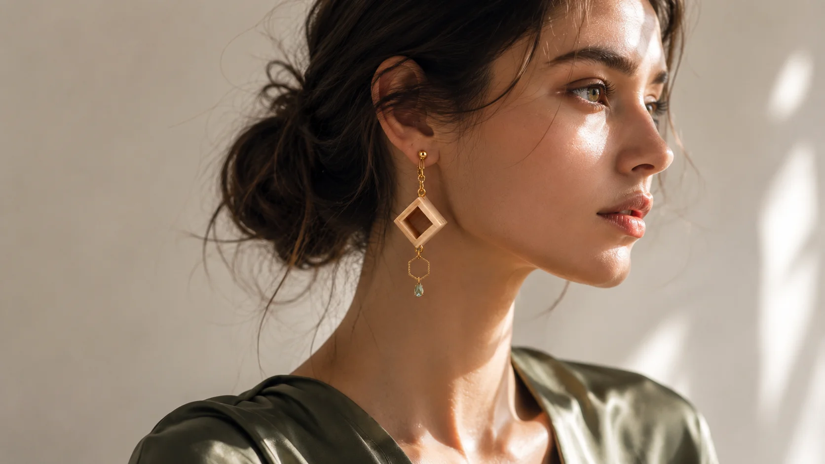 MIZU Drop Earrings 着用写真