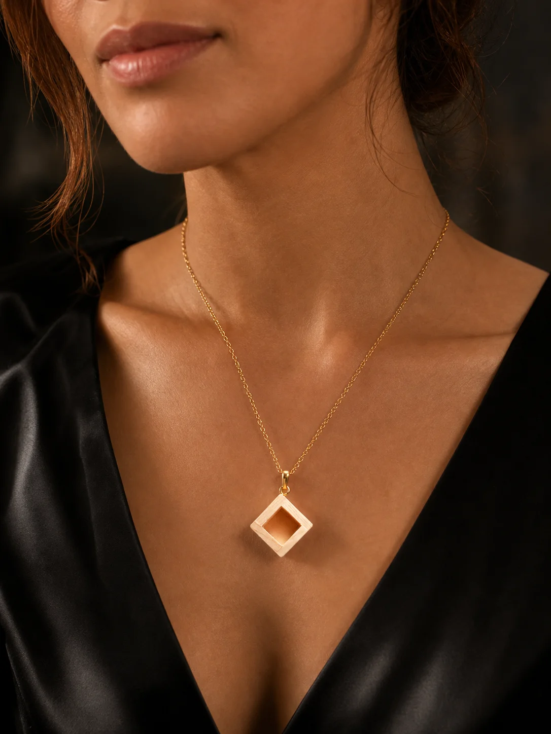 Yellow Masu Necklace 着用写真