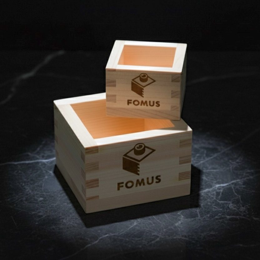 Beauté du masu KUMIKI en bois de hinoki — bijou japonais artisanal, symbole de prospérité